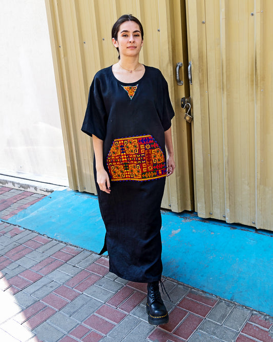 Sosan | Embroidered Linen Shift Dress