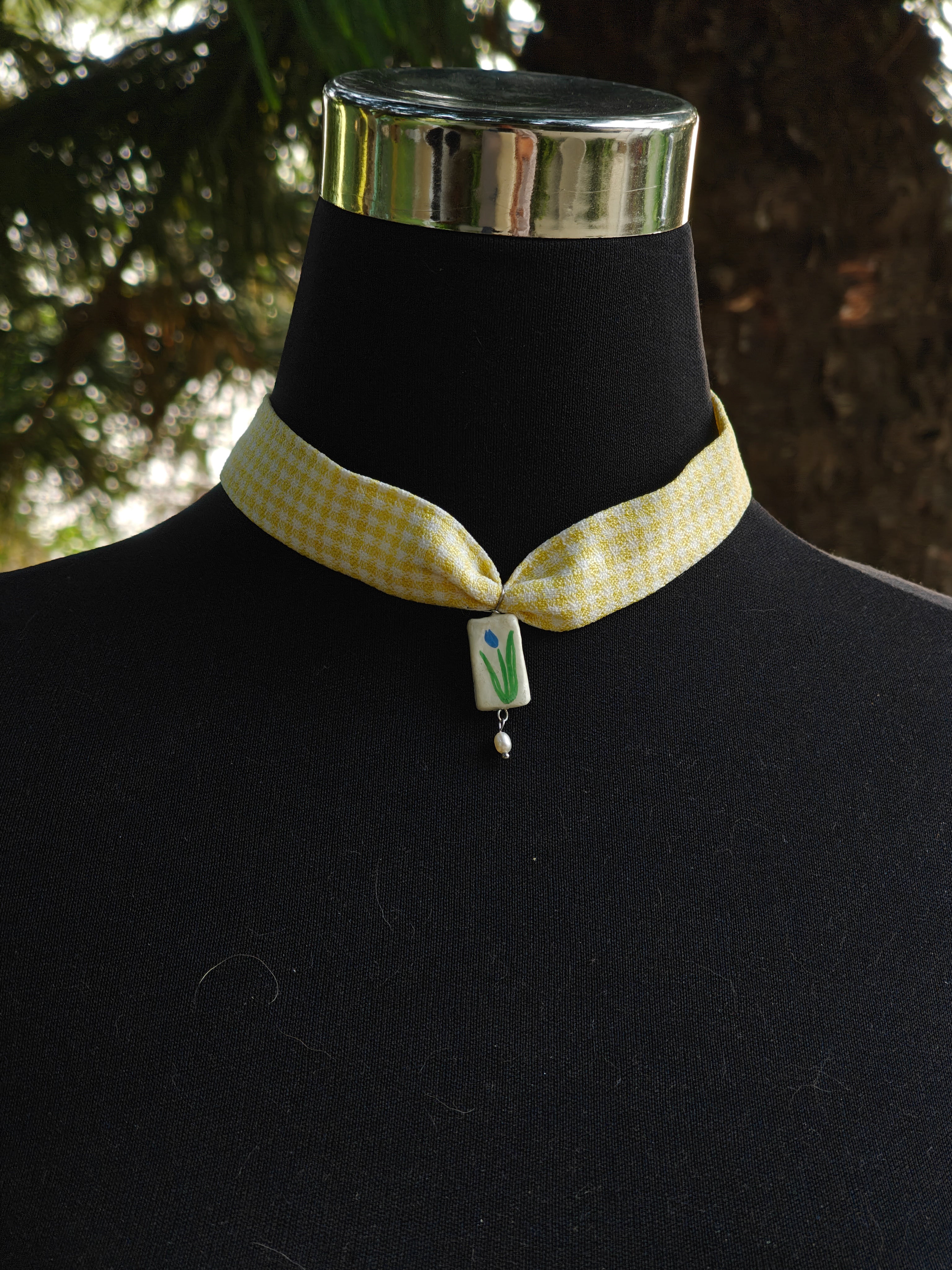 Iris Choker