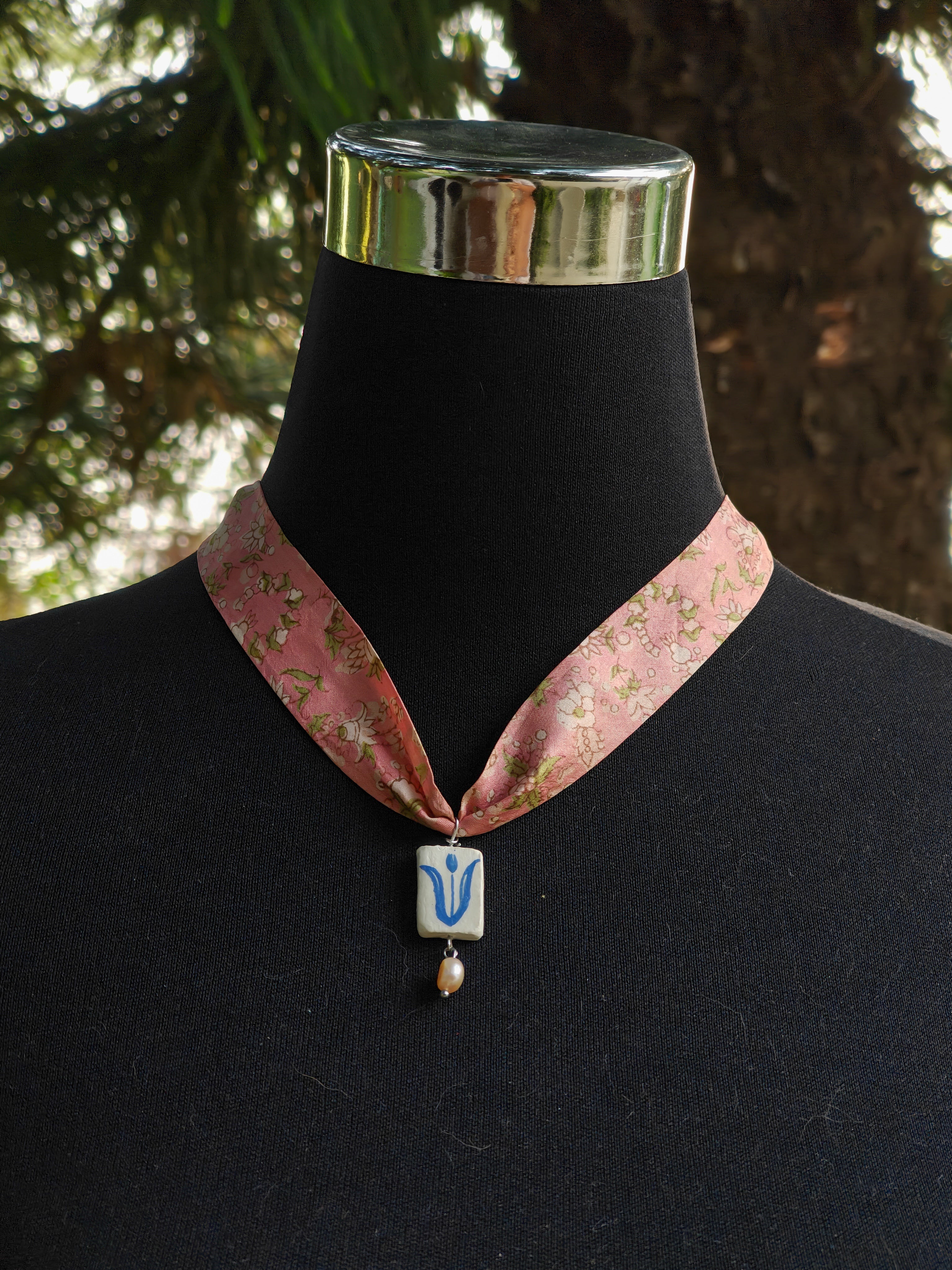 Willow Choker