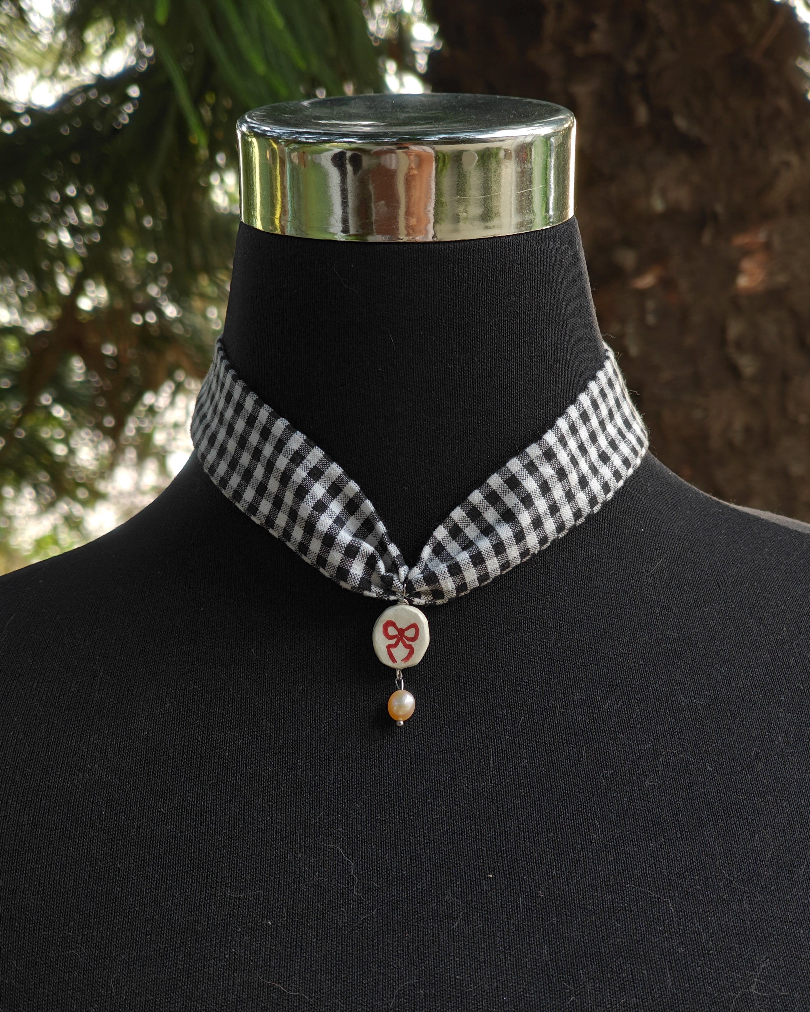 August Choker