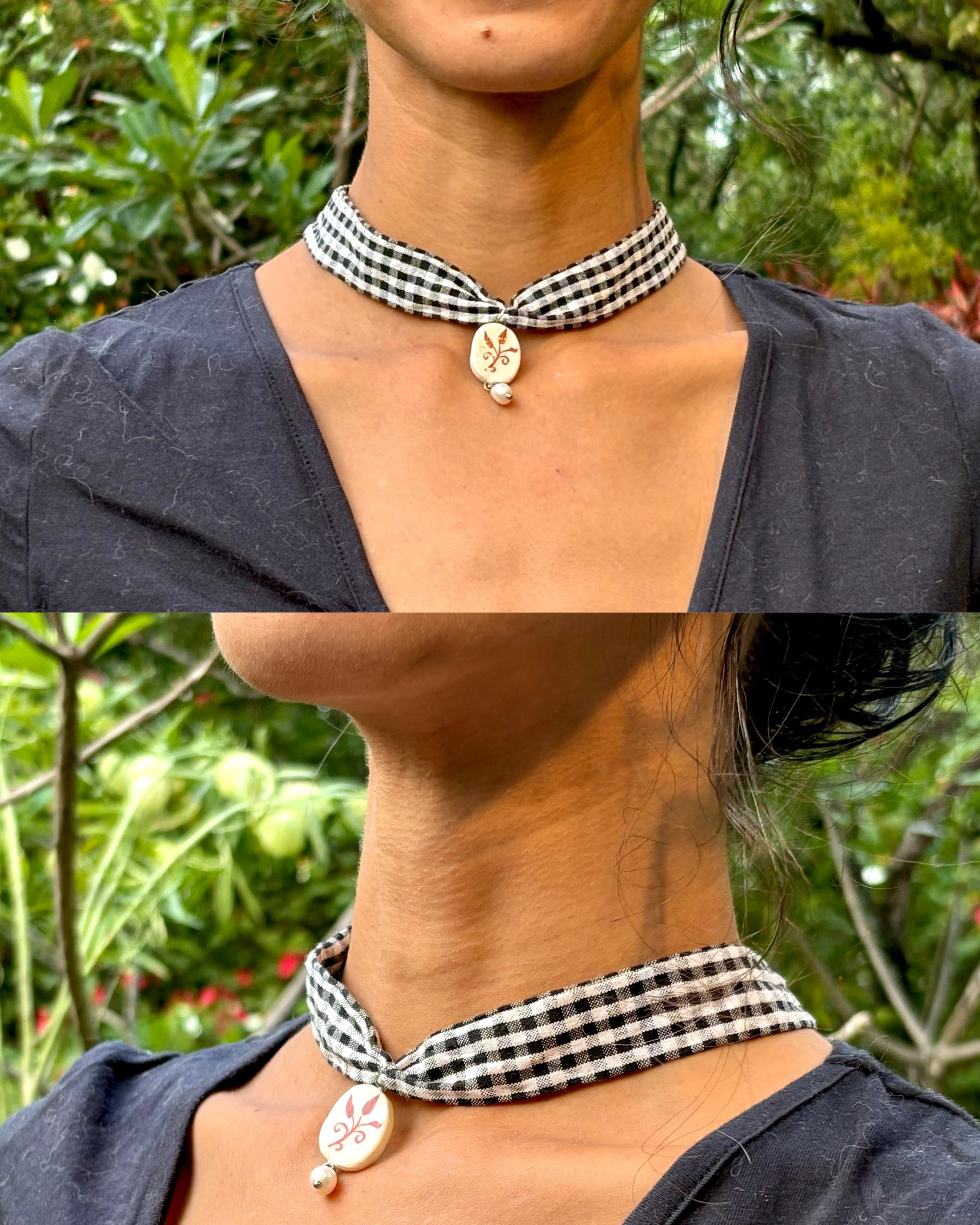 August Choker