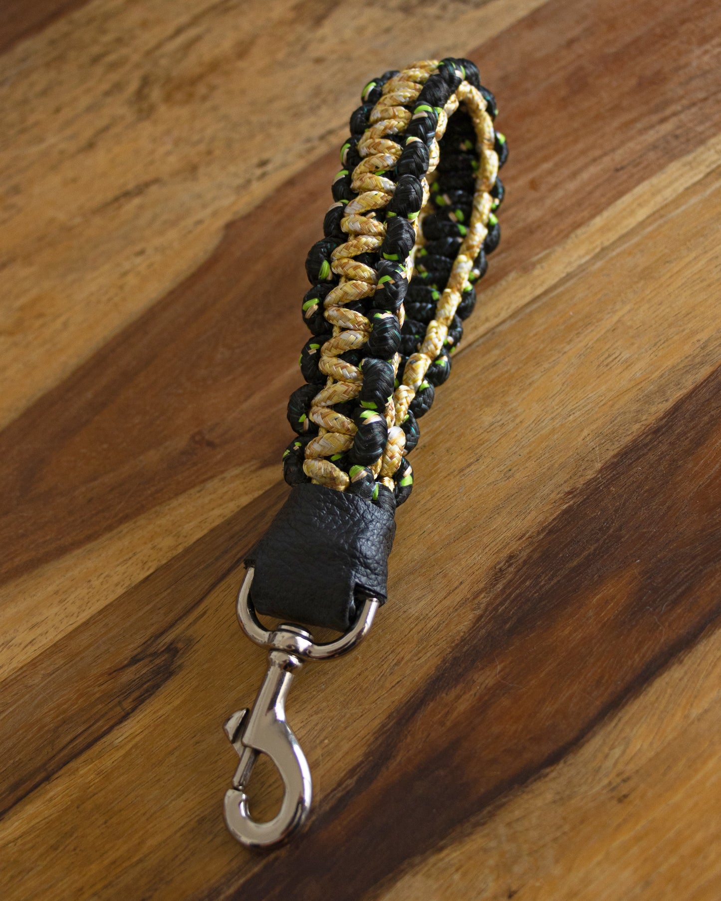 Macrame Short Leash | Black & Gold