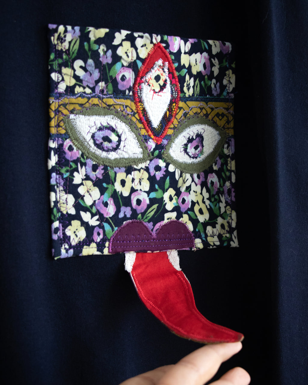 Dark Queen of Hearts | Pocket Sweatshirt