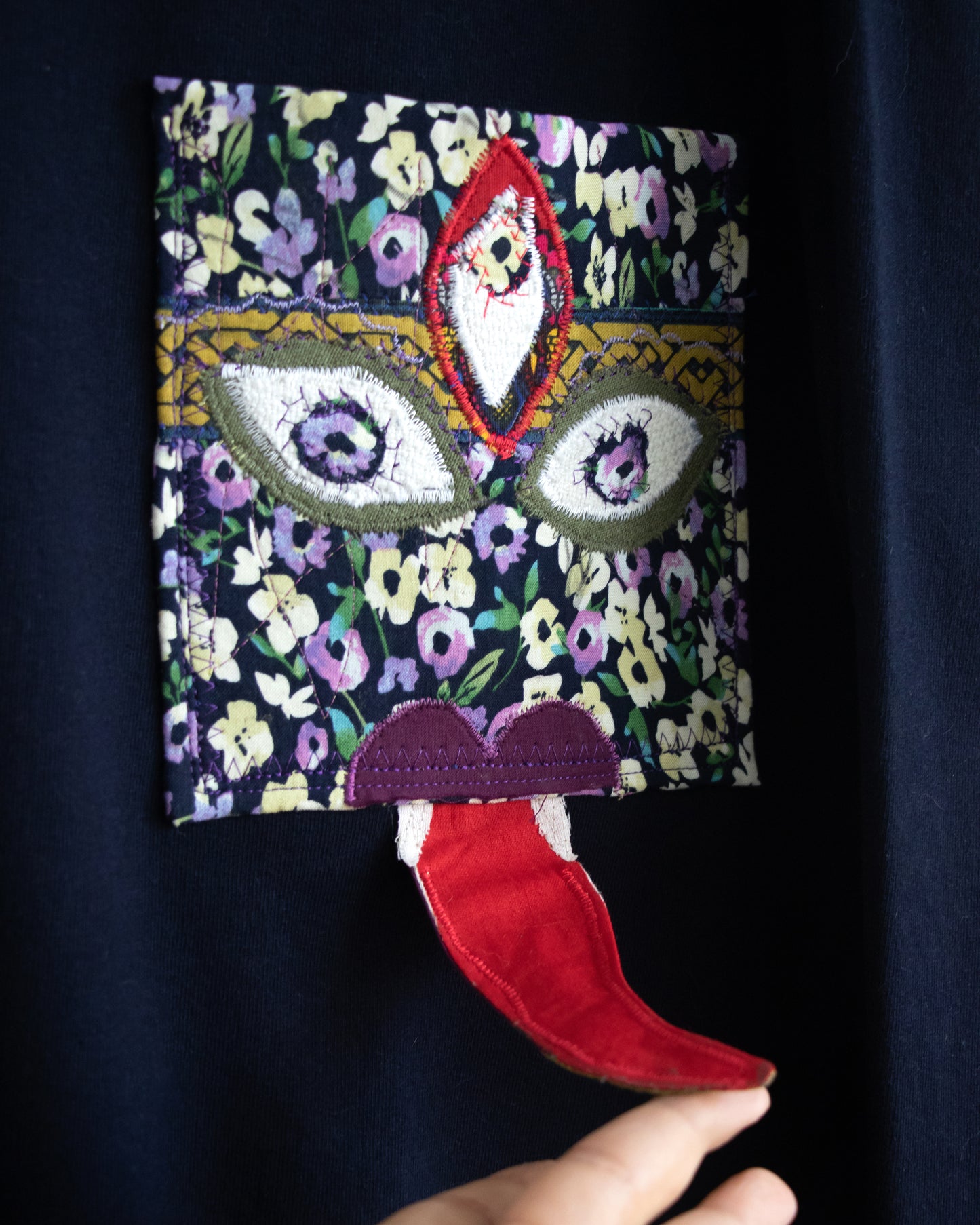 Dark Queen of Hearts | Pocket Sweatshirt