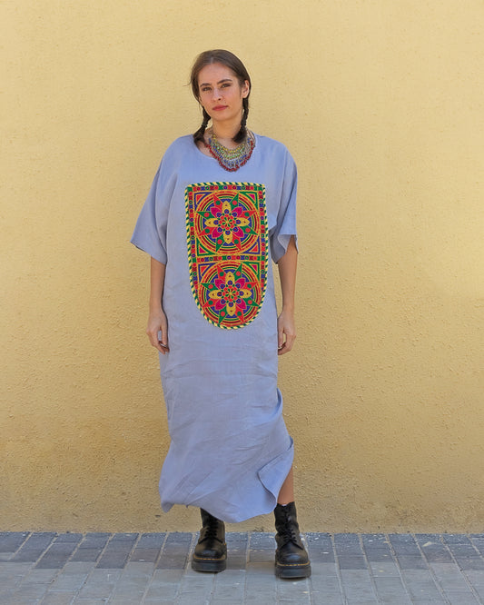 Knir | Embroidered Linen Shift Dress